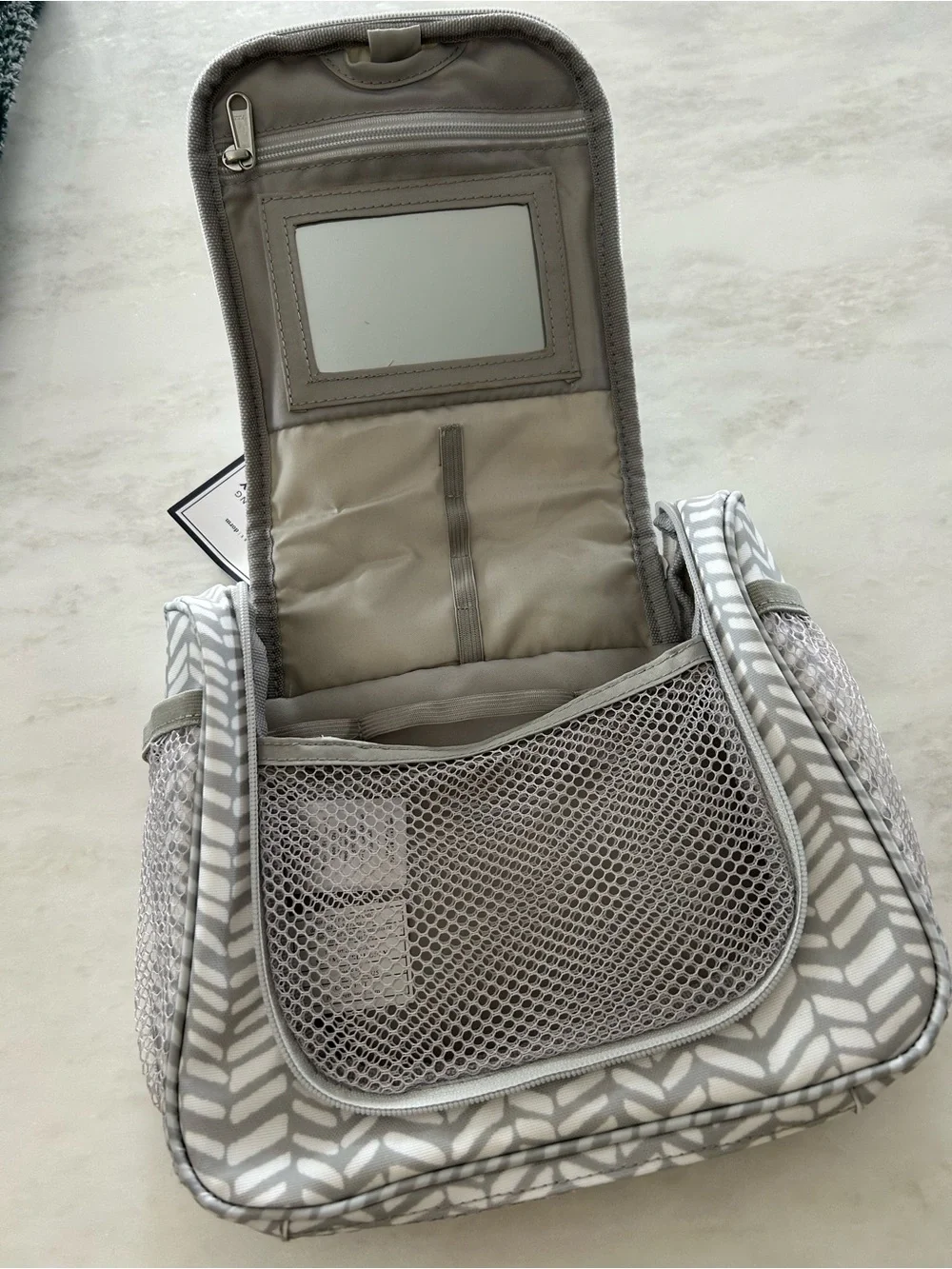Pottery Barn Dorm Ultimate Hanging Shower Caddy Grey White Chevron NWT
